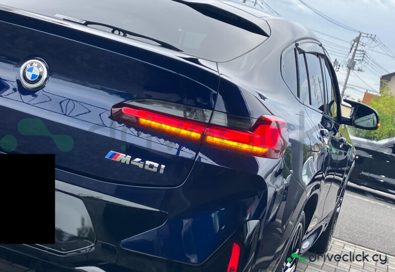 BMW X4 Blue