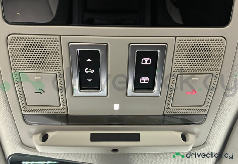 Land Rover Defender Зеленый