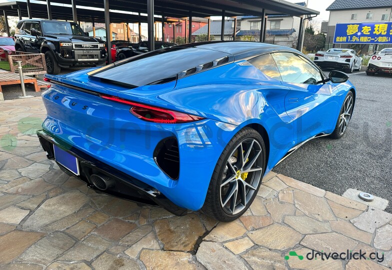 Lotus Emira Синий