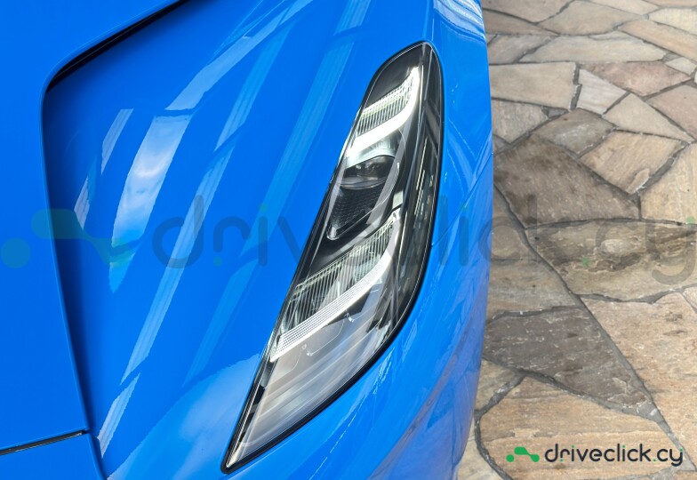 Lotus Emira Синий