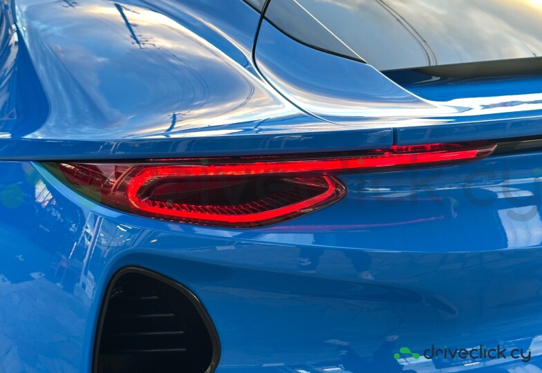 Lotus Emira Синий