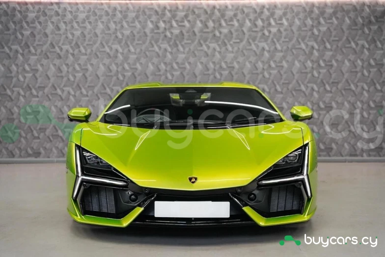 Lamborghini Revuelto Green