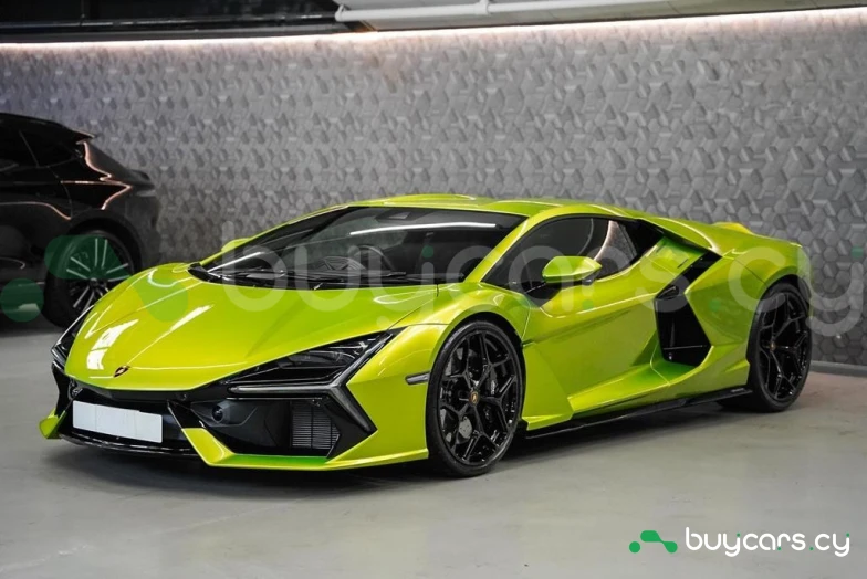 Lamborghini Revuelto Green