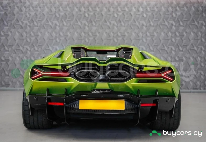 Lamborghini Revuelto Green