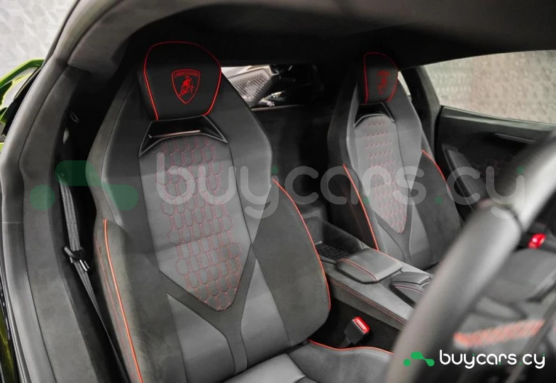 Lamborghini Revuelto Green