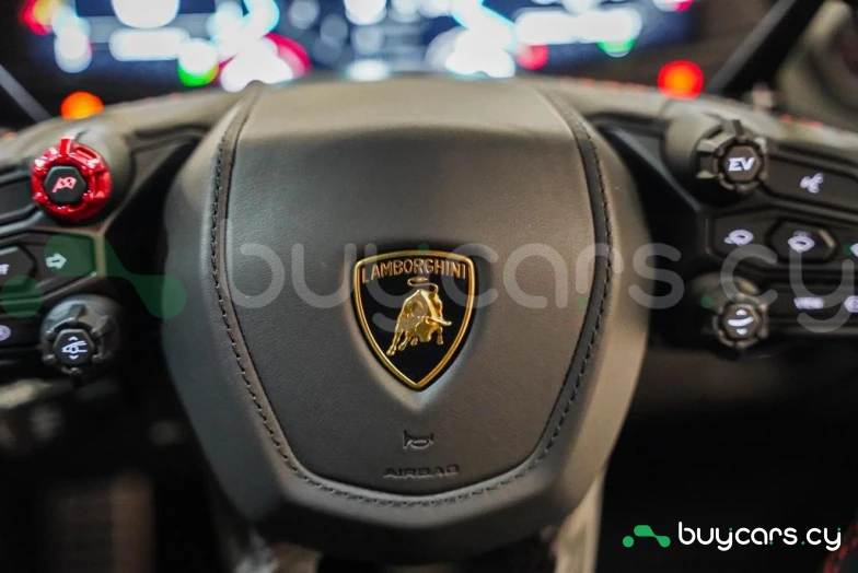 Lamborghini Revuelto Green