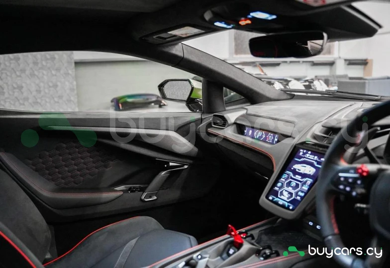 Lamborghini Revuelto Green