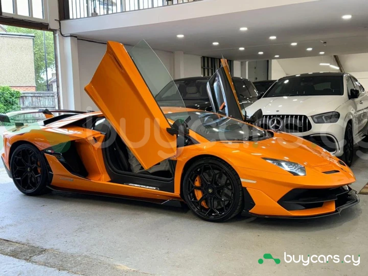 Lamborghini Aventador Оранжевый