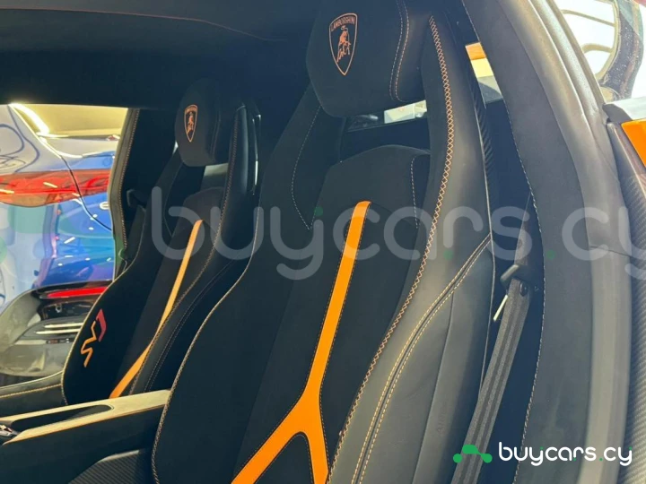 Lamborghini Aventador Оранжевый