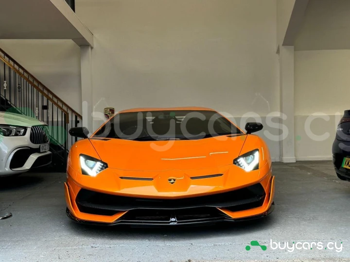 Lamborghini Aventador Оранжевый