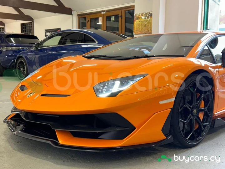 Lamborghini Aventador Оранжевый