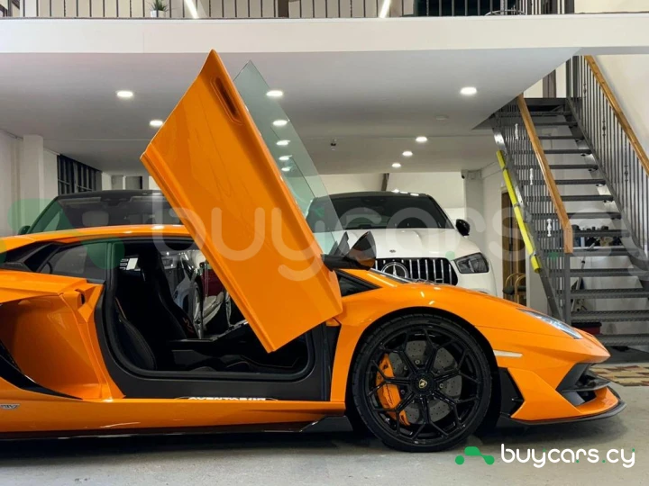 Lamborghini Aventador Оранжевый