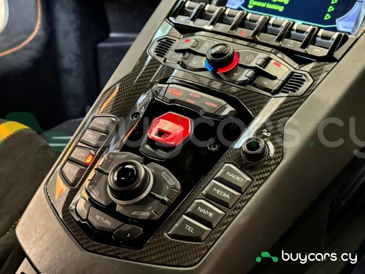 Lamborghini Aventador Оранжевый