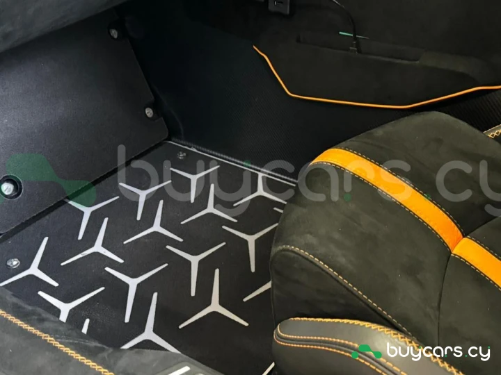 Lamborghini Aventador Оранжевый