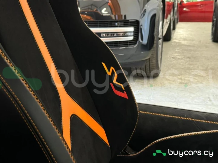 Lamborghini Aventador Оранжевый