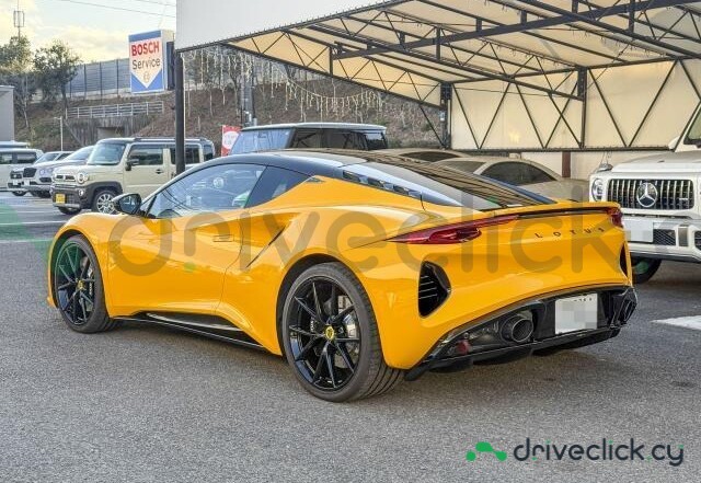 Lotus Emira Желтый