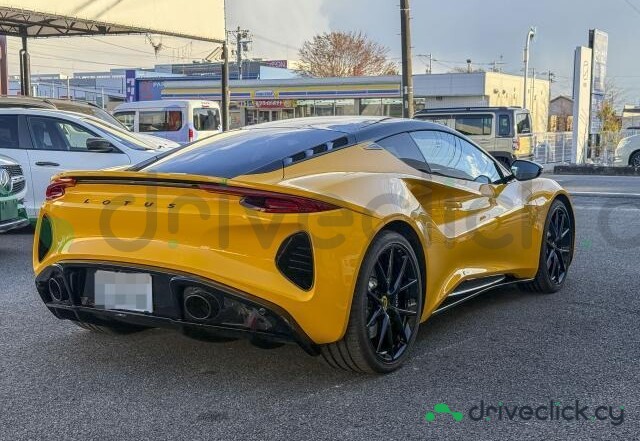 Lotus Emira Желтый