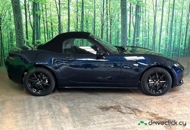 Mazda Roadster Blue