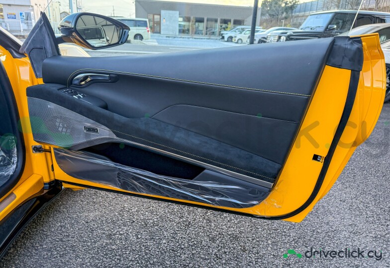 Lotus Emira Желтый