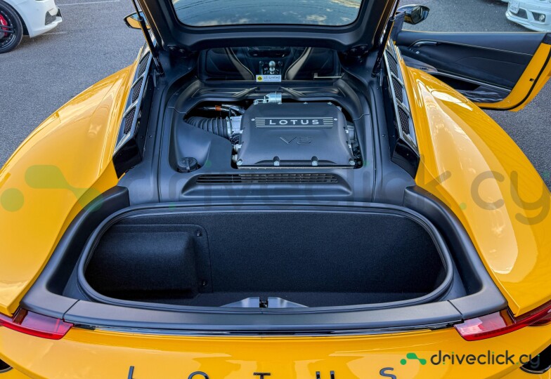 Lotus Emira Желтый
