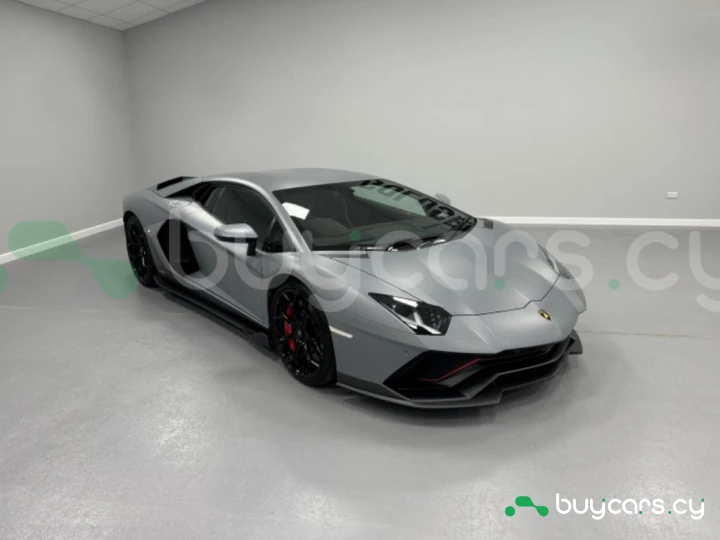 Lamborghini Aventador Серый