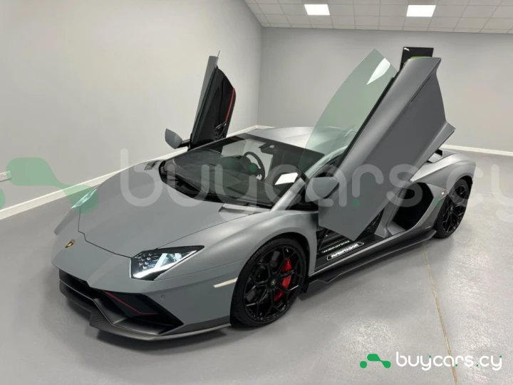 Lamborghini Aventador Серый