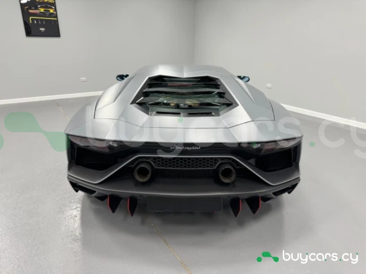 Lamborghini Aventador Серый