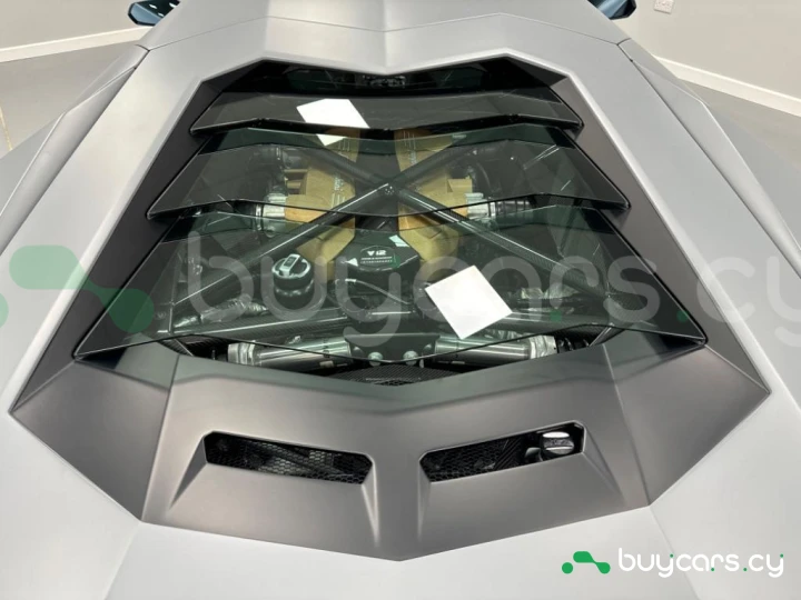 Lamborghini Aventador Серый