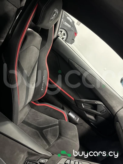 Lamborghini Aventador Серый