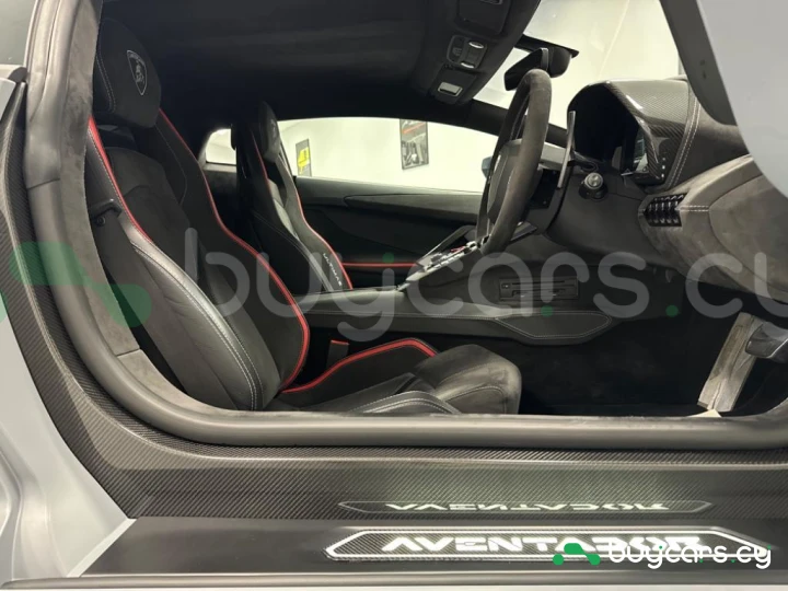 Lamborghini Aventador Серый