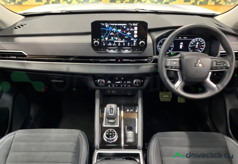 Mitsubishi Outlander White