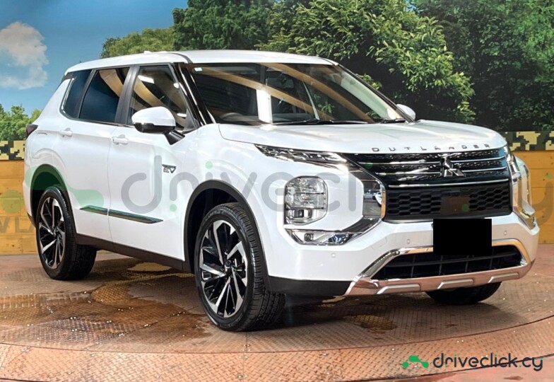 Mitsubishi Outlander White