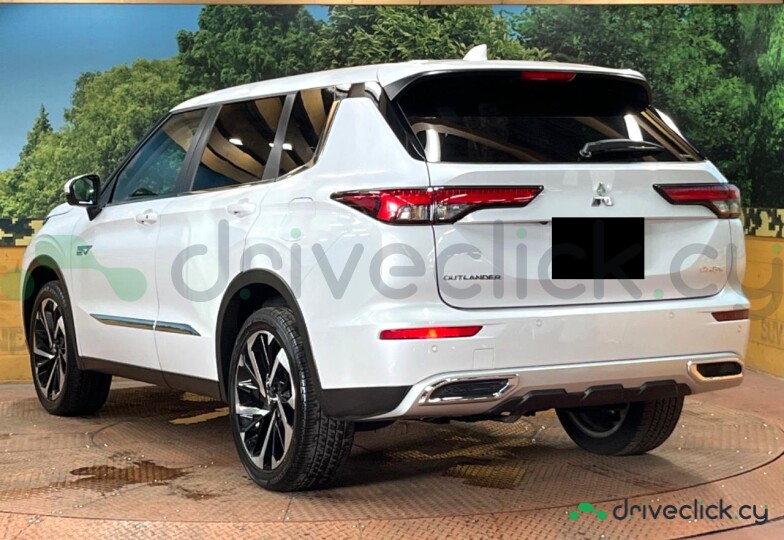 Mitsubishi Outlander White