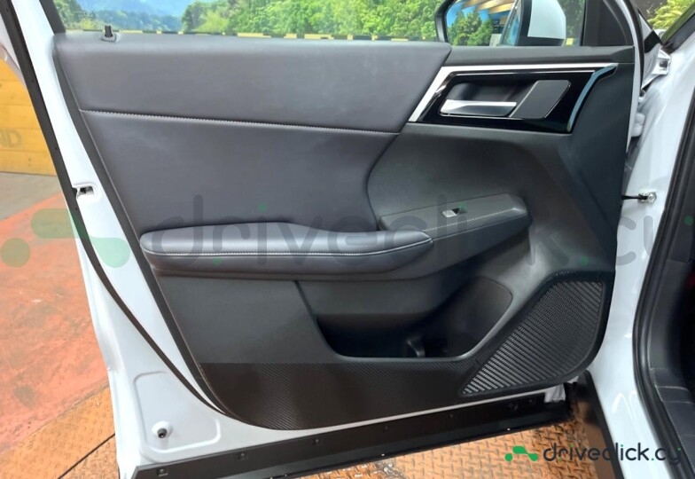 Mitsubishi Outlander White