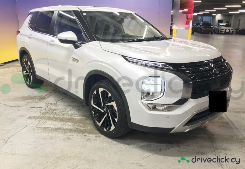Mitsubishi Outlander White