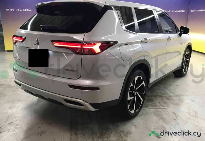 Mitsubishi Outlander White