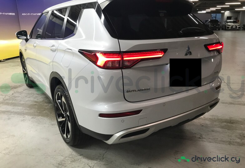 Mitsubishi Outlander White