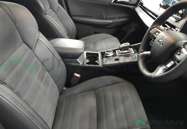 Mitsubishi Outlander White