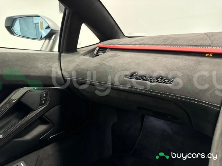 Lamborghini Aventador Серый