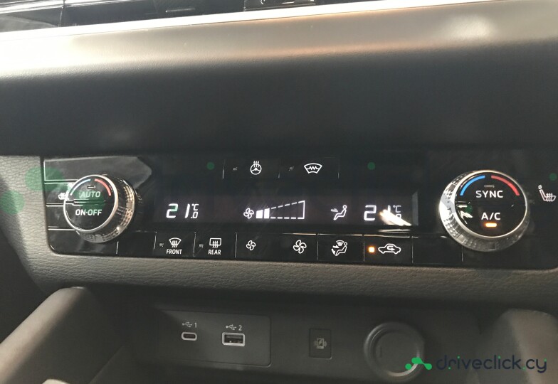 Mitsubishi Outlander White