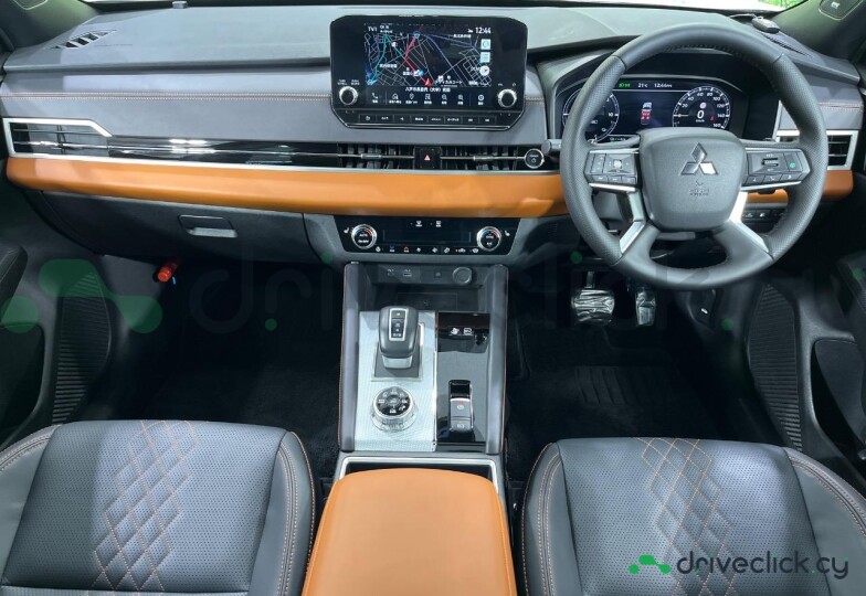 Mitsubishi Outlander White