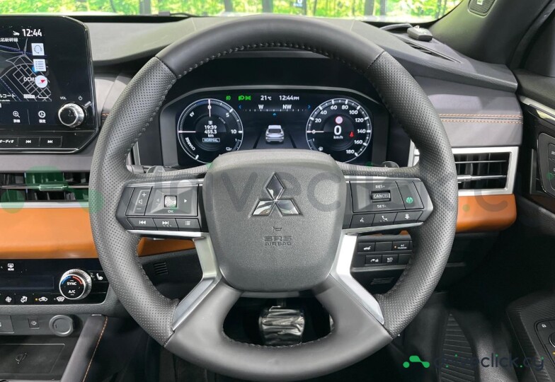 Mitsubishi Outlander White