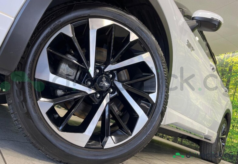 Mitsubishi Outlander White