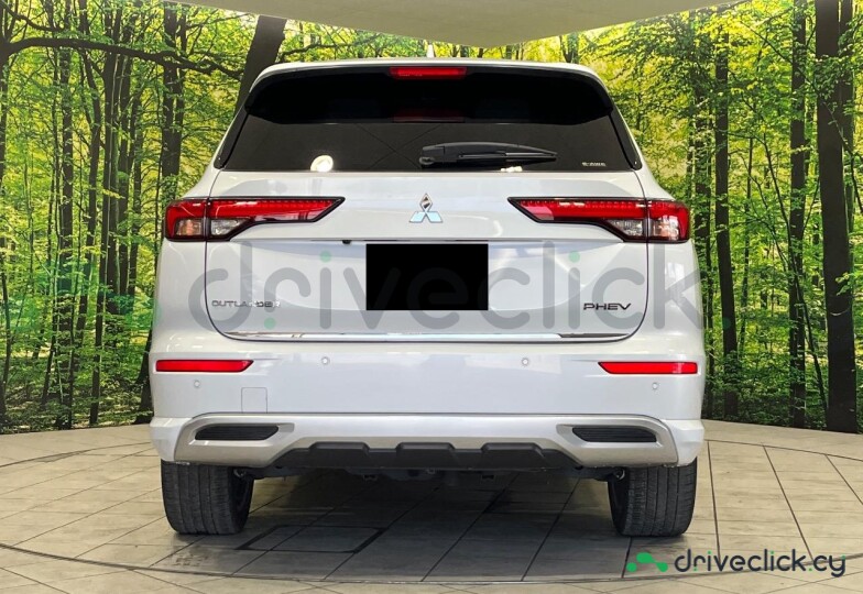 Mitsubishi Outlander White