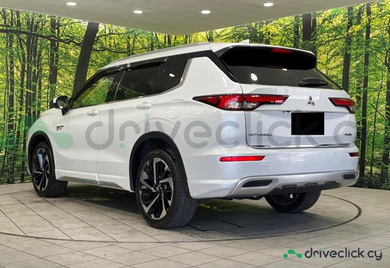 Mitsubishi Outlander White