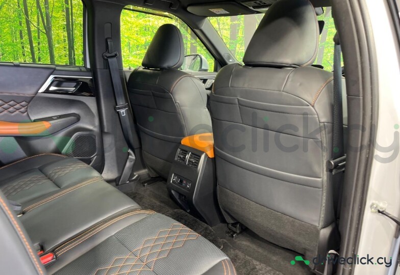 Mitsubishi Outlander White