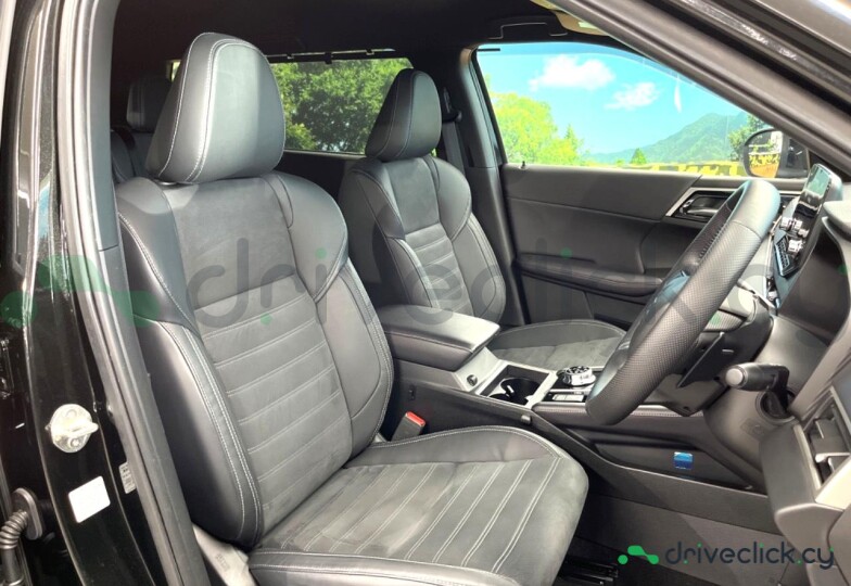 Mitsubishi Outlander Black