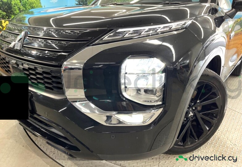 Mitsubishi Outlander Black