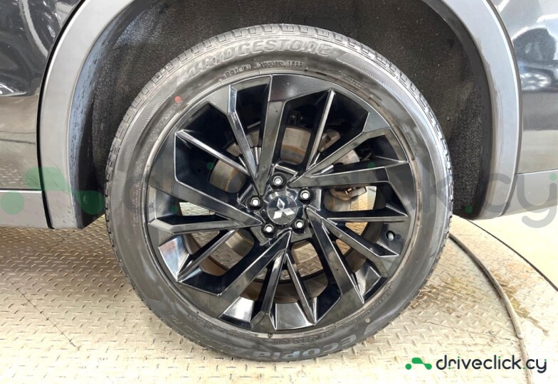 Mitsubishi Outlander Black