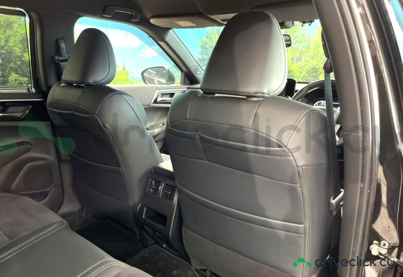 Mitsubishi Outlander Black